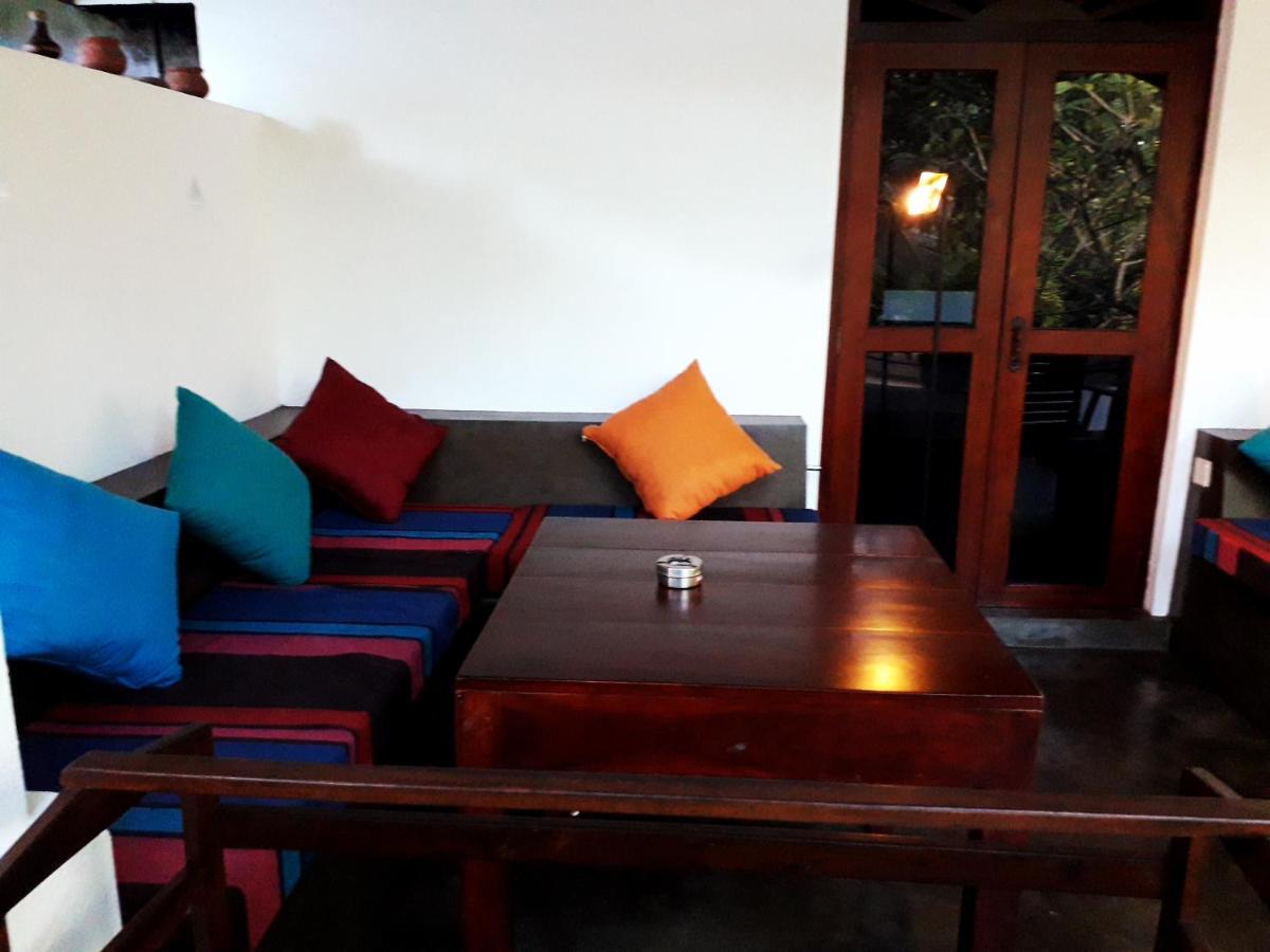 Goyambokka Guesthouse Tangalle Ngoại thất bức ảnh
